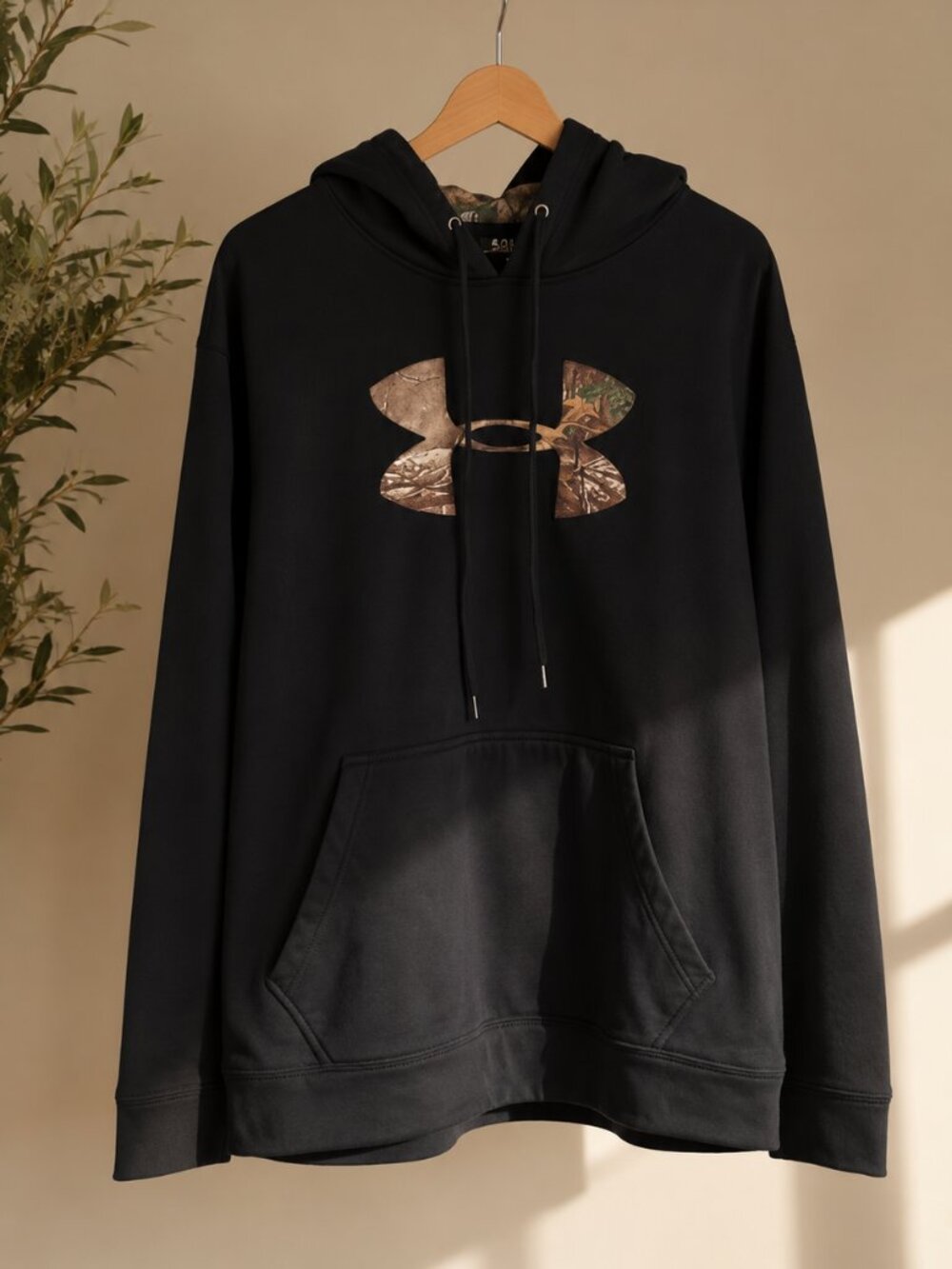 Under Armour Men's XL Black Realtree Camo Logo Pullover Hoodie EUC